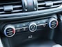 Alfa Romeo Giulia 200pk Super | 1ste eigenaar | Camera | LEER | Sportstoelen | Winterpack | Xenon | Navigatie | AUTOMAAT