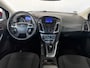Ford Focus TITANIUM / Cruise controle / Trekhaak / Bluetooth / PDC / Navigatie.