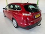 Ford Focus TITANIUM / Cruise controle / Trekhaak / Bluetooth / PDC / Navigatie.