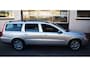 Volvo V70 2.4 Momentum met Leer 140 pk