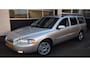 Volvo V70 2.4 Momentum met Leer 140 pk
