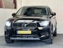 Volvo XC40 1.5 T5 RECHARGE R-DESIGN NAVIGATIE ADAPTIVE CRUISE CONTROL APPLE CARPLAY/ANDROID RIJSTROOKSENSOREN DODEHOEKSENSOREN ELEK. UITKLAPBARE TREKHAAK ACHTERUITRIJCAMRERA ZEER MOOI !! Brgl