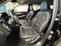 Volvo XC40 1.5 T5 RECHARGE R-DESIGN NAVIGATIE ADAPTIVE CRUISE CONTROL APPLE CARPLAY/ANDROID RIJSTROOKSENSOREN DODEHOEKSENSOREN ELEK. UITKLAPBARE TREKHAAK ACHTERUITRIJCAMRERA ZEER MOOI !! Brgl