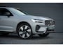 Volvo XC60 2.0 T6 Plug-in hybrid AWD Plus Dark / Pano / Trekhaak / Stoel&Stuurwielverwarming