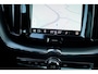 Volvo XC60 2.0 T6 Plug-in hybrid AWD Plus Dark / Pano / Trekhaak / Stoel&Stuurwielverwarming