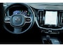 Volvo XC60 2.0 T6 Plug-in hybrid AWD Plus Dark / Pano / Trekhaak / Stoel&Stuurwielverwarming