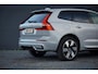 Volvo XC60 2.0 T6 Plug-in hybrid AWD Plus Dark / Pano / Trekhaak / Stoel&Stuurwielverwarming