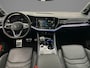 Volkswagen Touareg R 3.0 TSI eHybrid 462pk Tiptronic Trekhaak, Luchtvering, Lederen bekleding, Panoramadak, Adaptive cruise control, Head up display, LED matrix koplampen