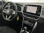 Volkswagen T-Roc 1.5 TSI 150pk DSG Style Trekhaak Camera Stoelverwarming Virtual Cockpit Navigatie