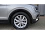 Volkswagen Tiguan 1.4 TSI 150pk DSG Highline Pano.Dak 18inch LM Trekhaak A-Camera *NL auto* Keurig exemplaar!