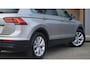 Volkswagen Tiguan 1.4 TSI 150pk DSG Highline Pano.Dak 18inch LM Trekhaak A-Camera *NL auto* Keurig exemplaar!