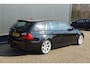 BMW 3-Serie Touring 320i Business Line LEES TEKST