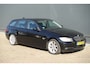 BMW 3-Serie Touring 320i Business Line LEES TEKST