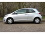 Toyota Yaris 1.0 VVT-i 70pk Aspiration | NL-auto | Facelift model! | Airco | Elek. ramen | Centr. deurvergr. | Radio | Metallic lak |