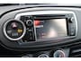 Toyota Yaris 1.0 VVT-i 70pk Aspiration | NL-auto | Facelift model! | Airco | Elek. ramen | Centr. deurvergr. | Radio | Metallic lak |