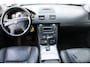 Volvo XC90 2.4 D5 Momentum - LEDER - NAVIGATIE - TREKHAAK