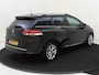 Renault Clio Estate 0.9 TCe Limited | Airconditioning | Licht metalen velgen 16 inch | Cruise control | Navigatie | Park Distance Control achter | Dakrailing |