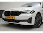 BMW 5-Serie Touring 530e Business Edition Plus | Harman Kardon | SoH 94% | Head Up | Trekhaak | Adaptive cruise | Sportstoelen | Blind spot | Stuurverwarming