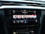 Volkswagen Arteon Shooting Brake R-Line 1.4 TSI 218 PK eHybrid DSG | LED Matrix IQ | Panoramadak | DCC | Side Assist | Trekhaak | Achteruitrijcamera |