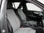 Volvo XC40 2.0 B4 Plus Dark / Trekhaak / All Season Banden / Stoel+Stuurwielverwarming / Elek. verstelbare stoelen / Harman Kardon Audio / Blis
