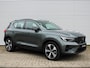 Volvo XC40 2.0 B4 Plus Dark / Trekhaak / All Season Banden / Stoel+Stuurwielverwarming / Elek. verstelbare stoelen / Harman Kardon Audio / Blis