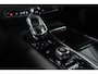 Volvo V60 T6 Twin Engine AWD Inscription | Panoramadak | Stoelverwarming | Parkeersensoren voor + achter | Parkeerverwarming | Comfortstoelen | Navigatie | Lederen Bekleding |