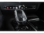 Volvo V60 T6 Twin Engine AWD Inscription | Panoramadak | Stoelverwarming | Parkeersensoren voor + achter | Parkeerverwarming | Comfortstoelen | Navigatie | Lederen Bekleding |