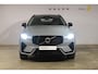 Volvo XC60 T6 350PK Automaat Plug-in Hybrid AWD Ultra Dark / Navigatie / Luchtvering / 360 Camera / Adaptieve Cruise Control / Stuurverwarming / Stoelverwarming v+a / Elektr. Achterklep / Schuifdak / Trekhaak