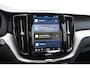 Volvo XC60 T6 350PK Automaat Plug-in Hybrid AWD Ultra Dark / Navigatie / Luchtvering / 360 Camera / Adaptieve Cruise Control / Stuurverwarming / Stoelverwarming v+a / Elektr. Achterklep / Schuifdak / Trekhaak