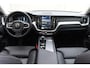 Volvo XC60 T6 350PK Automaat Plug-in Hybrid AWD Ultra Dark / Navigatie / Luchtvering / 360 Camera / Adaptieve Cruise Control / Stuurverwarming / Stoelverwarming v+a / Elektr. Achterklep / Schuifdak / Trekhaak