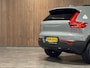 Volvo EX40 Recharge Single Motor Plus 70 kWh | Trekhaak | 100% SoH | Adaptieve Cruise Control | Stoel en Stuurwielverwarming | Parkeercamera | Pilot Assist | BLIS Dode Hoek Detectie | Microtech / Alcantara bekleding met wit stiksel en bies | Zitting verlenging voorstoelen | Google Infotainment | Warmtepomp | 19 Inch | Keyless Drive | Parkeersensoren voor+achter | Elektrisch bedienbare achterklep | Alarm Klasse III | DAB Radio | Apple Carplay/Android Auto | Draadloos telefoon opladen | Volvo On Call met mobiele App functie | Vapour Grey Metallic |