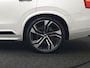 Volvo XC90 T8 Recharge AWD Ultimate Dark 7 Persoons LONG RANGE Plug In Hybrid 455pk Dealer O.H. PHEV | Trekhaak Af Fabriek | Panodak | Luchtvering | Adaptive Cruise | 360 Camera | Harman / Kardon | Lederen Sportstoelen Memory & Verwarmd | Google Assistent | Keyless | 22"L.M |