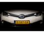 Toyota Auris 1.8 Hybrid Dynamic | Camera | Trekhaak | 17 inch LMV | Getint Glas