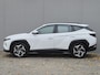Hyundai Tucson 1.6 T-GDI PHEV Plug-in Comfort 4WD Automaat / Trekgewicht 1350 kg / Apple Carplay Android Auto / Achteruitrijcamera / Navigatie / Adaptief CC / Stoelverwarming / Climate control / Parkeersensoren achter /