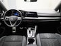Volkswagen Golf 1.5 eTSI 130pk DSG R-Line · Navigatie · Apple/Android Car Play · Camera + Parkeersensoren