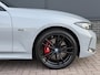 BMW 3-Serie 320e Touring M Sport Pro / SOH 94% / Elektrische Stoelen Met geheugen / Trekhaak / Harman Kardon / Adaptief M Onderstel / Achteruitrij Camera / Adaptieve Cruise / 1500KG Trekgewicht /