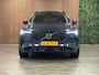 Volvo XC90 T8 AWD Recharge Ultra Dark | Luchtvering | Trekhaak | 360 Camera | Head-Up Display | Harman Kardon | 455pk | Adaptieve Cruise Control | Stoelverwarming voor+achter | Stuurwielverwarming | Schuifdak | Full LED Matrix Meesturende koplampen | Pilot Assist | BLIS Dode Hoek Detectie | Alcantara hemelbekleding | Lederen zonnekleppen en handgrepen | Elektrische voorstoelen geheugen | Nordico Quilted bekleding | Zitting verlenging voorstoelen | Lederen dashboard | 21 Inch | Google Infotainment | Keyless Drive | Privacy Glass | Elektrisch bedienbare achterklep | Geïntegreerd kinderzitje achterin | Geïntegreerde zongordijnen achterportieren | Verlichte instaplijsten | 7-Persoons | 4-Zone Climate Control | DAB Radio | Apple Carplay/Android Auto | Alarm Klasse III | Draadloos telefoon opladen | Volvo On Call met mobiele App functie | Denim Blue Metallic |