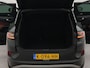 Volkswagen ID.4 First 77 kWh incl. wegklapbare trekhaak | SoH 90,9% | Wegklapbare trekhaak | Apple Carplay | Voorstoelen verwarmd | Achteruitrij camera | Parkeersensoren voor en achter | Wifi | Spraakbediening |