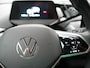 Volkswagen ID.4 First 77 kWh incl. wegklapbare trekhaak | SoH 90,9% | Wegklapbare trekhaak | Apple Carplay | Voorstoelen verwarmd | Achteruitrij camera | Parkeersensoren voor en achter | Wifi | Spraakbediening |