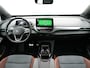 Volkswagen ID.4 First 77 kWh incl. wegklapbare trekhaak | SoH 90,9% | Wegklapbare trekhaak | Apple Carplay | Voorstoelen verwarmd | Achteruitrij camera | Parkeersensoren voor en achter | Wifi | Spraakbediening |
