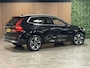 Volvo XC60 T6 AWD Recharge Plus Brigth | MY26 Facelift | Trekhaak | 360° Camera | Harman Kardon | Adaptieve Cruise Control | Stoelverwarming voor+achter | Stuurwielverwarming | Pilot Assist | BLIS Dode Hoek Detectie | Elektrische voorstoelen geheugen | Nordico Quilted bekleding | Zitting verlenging voorstoelen | Google Infotainment | 19 Inch | Keyless Drive | Parkeersensoren voor+achter | Privacy Glass | Elektrisch bedienbare achterklep | DAB Radio | Apple Carplay/Android Auto | Draadloos telefoon opladen | Volvo On Call met mobiele App functie | Onyx Black Metallic |
