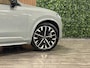 Volvo XC90 T8 AWD Recharge Ultra Dark | Luchtvering | Trekhaak | 360 Camera | Head-Up Display | Harman Kardon | 455pk | Adaptieve Cruise Control | Stoelverwarming voor+achter | Stuurwielverwarming | Schuifdak | Full LED Matrix Meesturende koplampen | Pilot Assist | BLIS Dode Hoek Detectie | Alcantara hemelbekleding | Lederen zonnekleppen en handgrepen | Elektrische voorstoelen geheugen | Nordico Quilted bekleding | Zitting verlenging voorstoelen | Lederen dashboard | 21 Inch | Google Infotainment | Keyless Drive | Privacy Glass | Elektrisch bedienbare achterklep | Geïntegreerd kinderzitje achterin | Geïntegreerde zongordijnen achterportieren | Verlichte instaplijsten | 7-Persoons | 4-Zone Climate Control | DAB Radio | Apple Carplay/Android Auto | Alarm Klasse III | Draadloos telefoon opladen | Volvo On Call met mobiele App functie | Vapour Grey Metallic |
