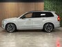 Volvo XC90 T8 AWD Recharge Ultra Dark | Luchtvering | Trekhaak | 360 Camera | Head-Up Display | Harman Kardon | 455pk | Adaptieve Cruise Control | Stoelverwarming voor+achter | Stuurwielverwarming | Schuifdak | Full LED Matrix Meesturende koplampen | Pilot Assist | BLIS Dode Hoek Detectie | Alcantara hemelbekleding | Lederen zonnekleppen en handgrepen | Elektrische voorstoelen geheugen | Nordico Quilted bekleding | Zitting verlenging voorstoelen | Lederen dashboard | 21 Inch | Google Infotainment | Keyless Drive | Privacy Glass | Elektrisch bedienbare achterklep | Geïntegreerd kinderzitje achterin | Geïntegreerde zongordijnen achterportieren | Verlichte instaplijsten | 7-Persoons | 4-Zone Climate Control | DAB Radio | Apple Carplay/Android Auto | Alarm Klasse III | Draadloos telefoon opladen | Volvo On Call met mobiele App functie | Vapour Grey Metallic |