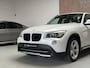 BMW X1 SDrive20i Business - PANORAMADAK - NAVI - CAMERA - ORG NL