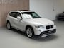 BMW X1 SDrive20i Business - PANORAMADAK - NAVI - CAMERA - ORG NL