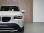 BMW X1 SDrive20i Business - PANORAMADAK - NAVI - CAMERA - ORG NL