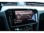 Volkswagen Passat Variant 2.0 TDI 150pk DSG R-Line Business + | Trekhaak | Navigatie | Achteruitrijcamera | Stoelverwarming