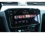 Volkswagen Passat Variant 2.0 TDI 150pk DSG R-Line Business + | Trekhaak | Navigatie | Achteruitrijcamera | Stoelverwarming