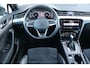 Volkswagen Passat Variant 2.0 TDI 150pk DSG R-Line Business + | Trekhaak | Navigatie | Achteruitrijcamera | Stoelverwarming