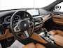 BMW 6-Serie Gran Turismo 630i High Executive | M-Pakket | Panoramadak | Ele.verstelbare stoelen + Geheugen | 360 Camera | DAB | Apple Carplay/Android Auto | Adaptieve Cruise Control | Ele.wegklapbare trekhaak | SoftClose |